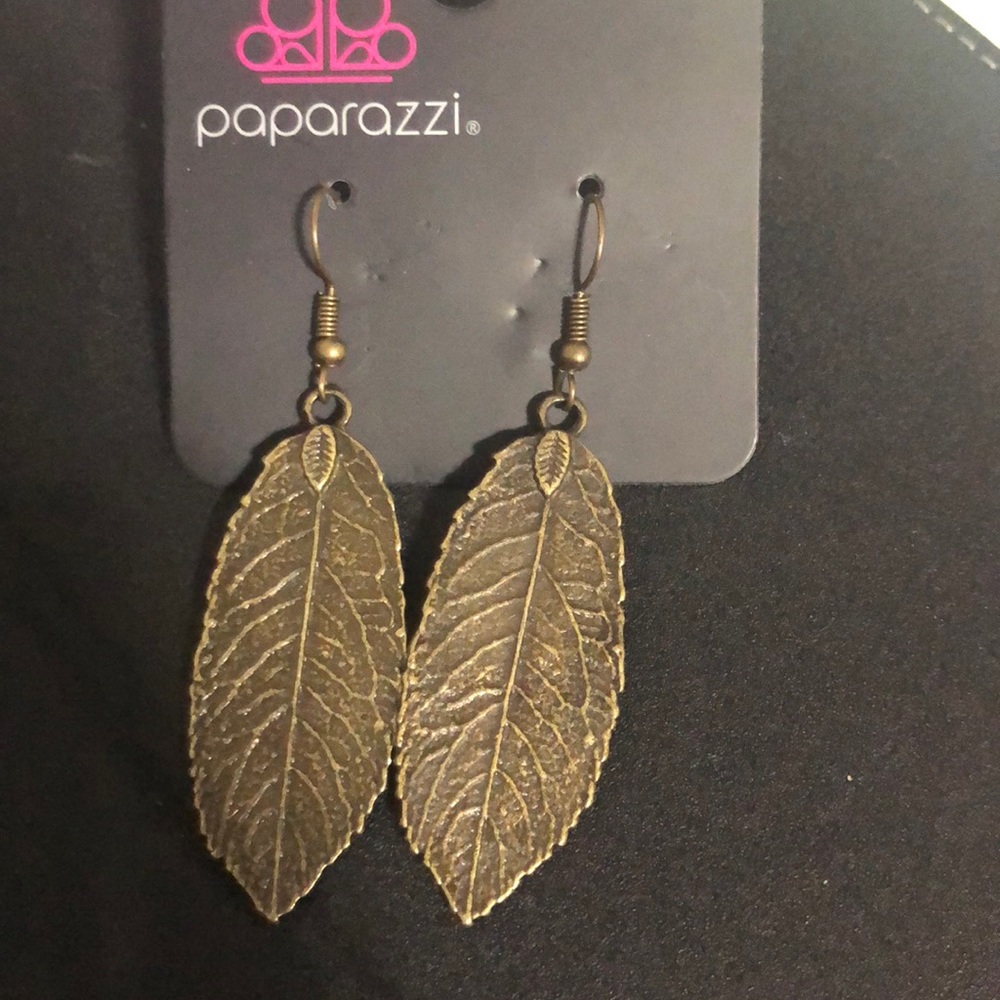 Earrings - Picture 6 of 8